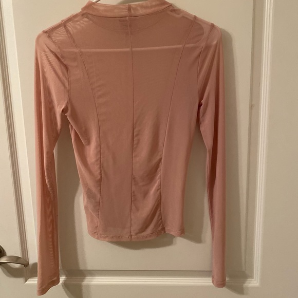 Pink mesh undershirt - Picture 2 of 3